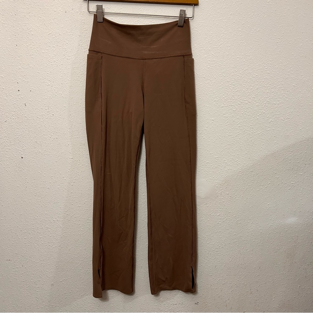 Athleta Transcend Stash Crop Straight Leg Brown Leggings Medium